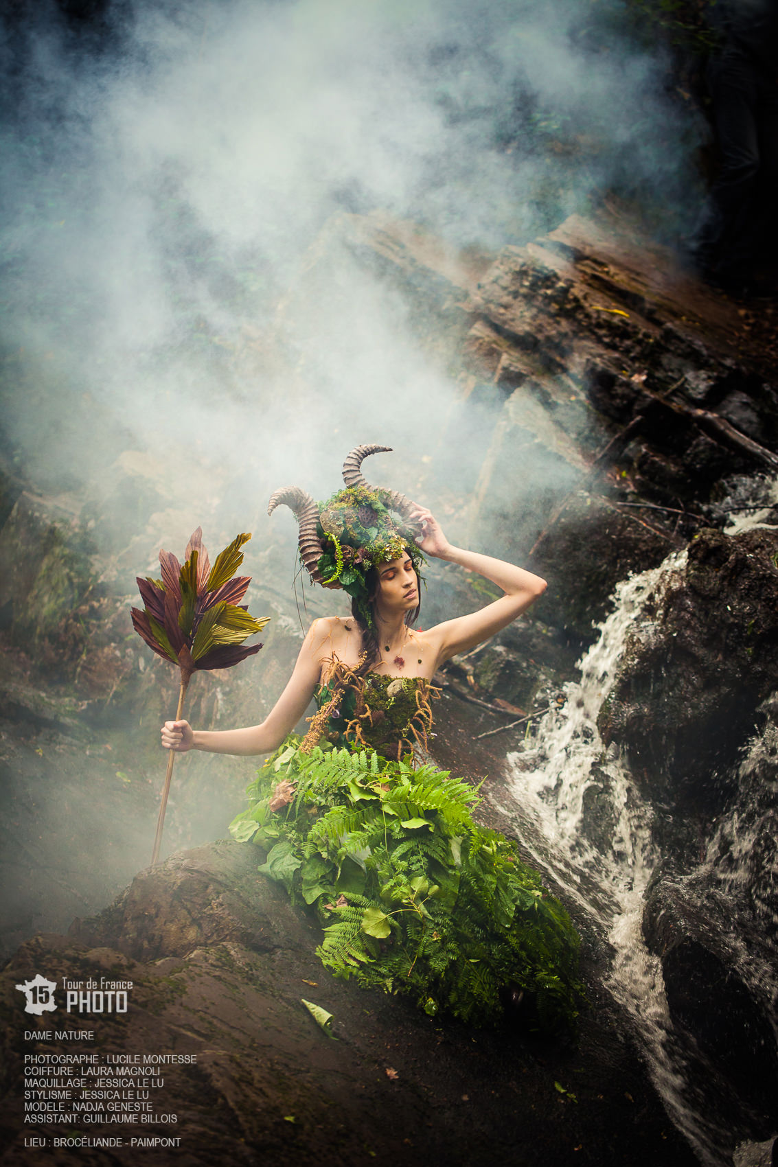 Canon 5D mark II, objectif 100mm f2,8 macro
Focale 100mm , vitesse : 1/160, ouverture : f2,8 , ISO : 800
Conditions : lumière naturelle + fumigène